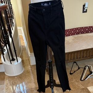 Hollister Distressed Women's Black Skinny Jeans